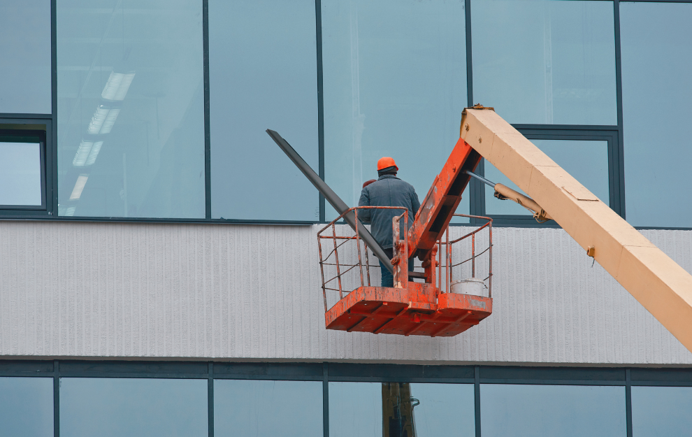 Trabajos con cesta elevadora en Castilla-La Mancha